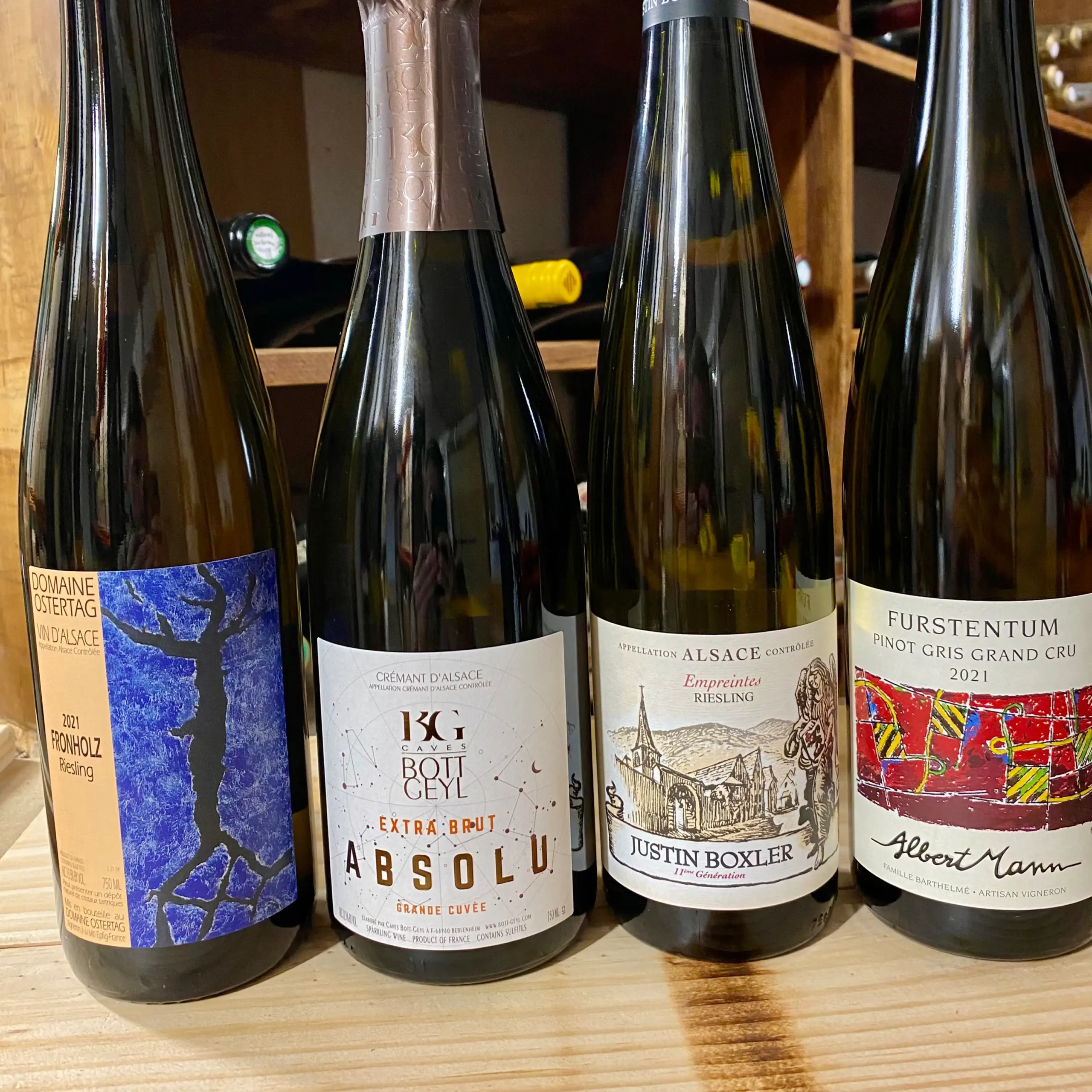 Bouteilles-domaines-Alsace-Cave-du-Clos-saint-Gabriel-Beziers Bouteilles d'Alsace, domaines Ostertag, Bott Geyl, Justin Boxler, Albert Mann
